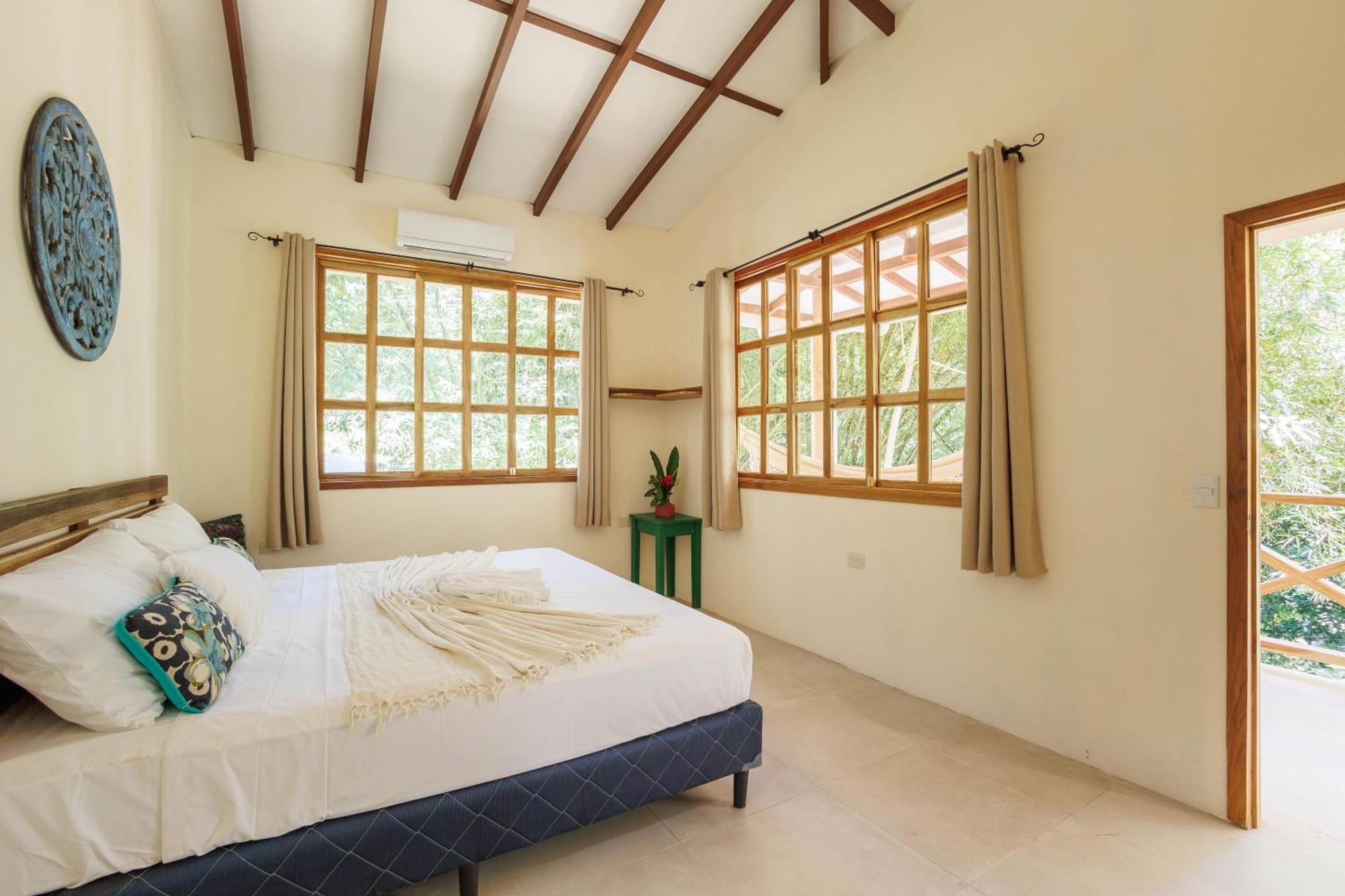 Villa Pina Dorada Dependencia Del Hotel Casa Merlin Puerto Viejo de Talamanca Экстерьер фото