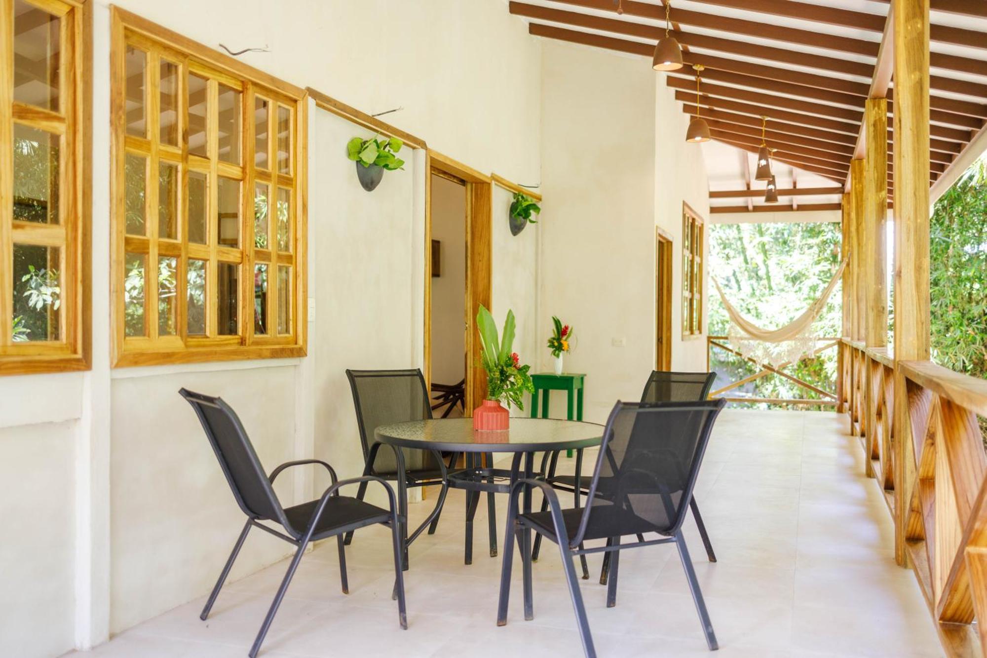 Villa Pina Dorada Dependencia Del Hotel Casa Merlin Puerto Viejo de Talamanca Экстерьер фото