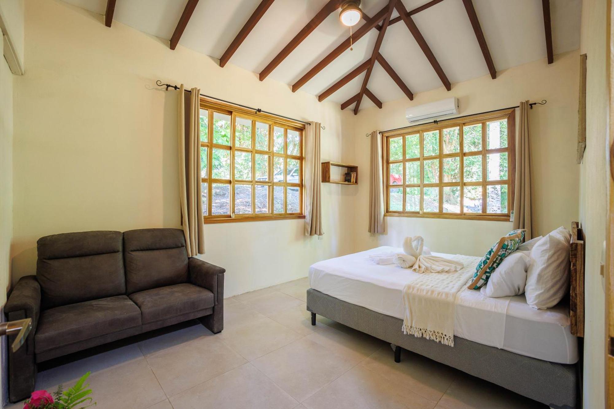 Villa Pina Dorada Dependencia Del Hotel Casa Merlin Puerto Viejo de Talamanca Экстерьер фото